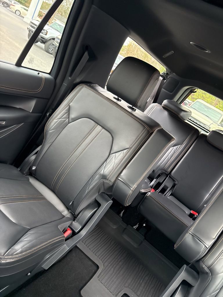 Used 2024 Ford Expedition Max Platinum video 2