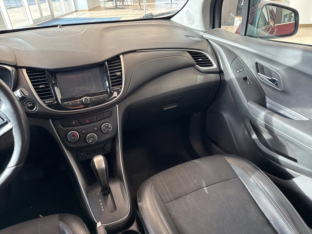 Used 2017 Chevrolet Trax LT w/ LT Convenience Package image 19
