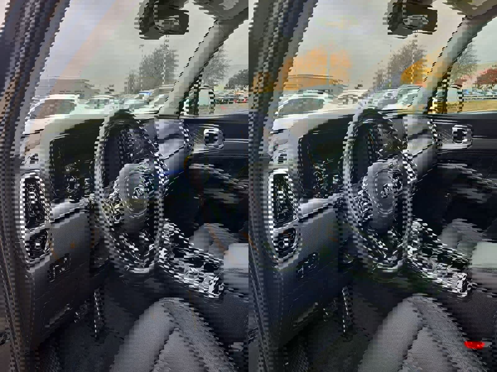 Used 2021 Kia Sorento SX image 2