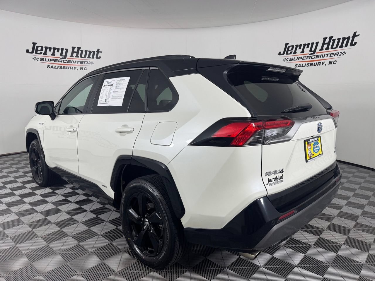 Used 2021 Toyota RAV4 XSE AWD/4WD image 8