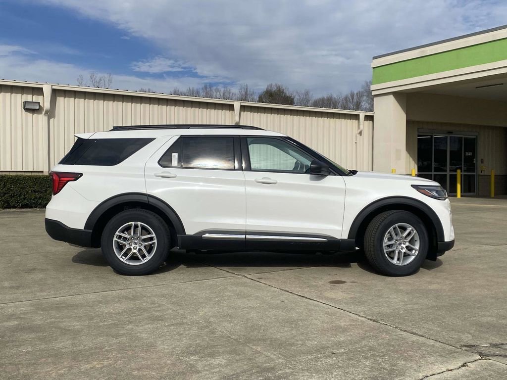 New 2025 Ford Explorer Active w/ Active Comfort Package image 2