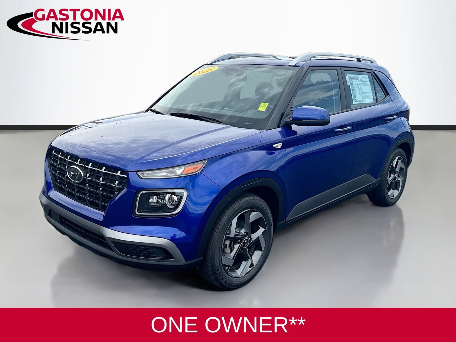 Used 2023 Hyundai Venue Limited FWD image 3