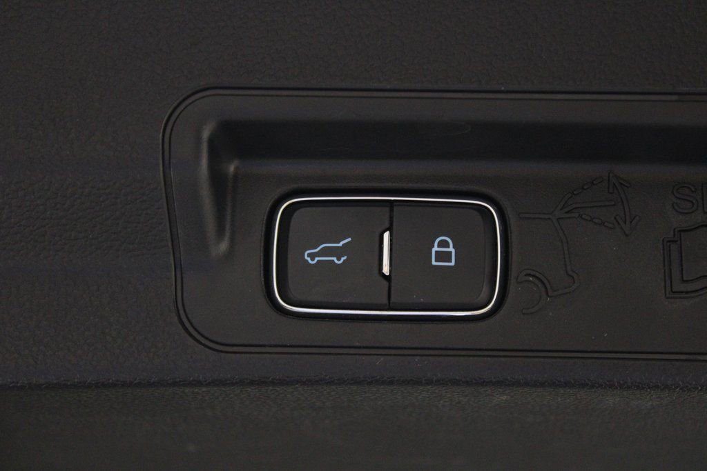 Used 2024 Ford Explorer Limited image 15