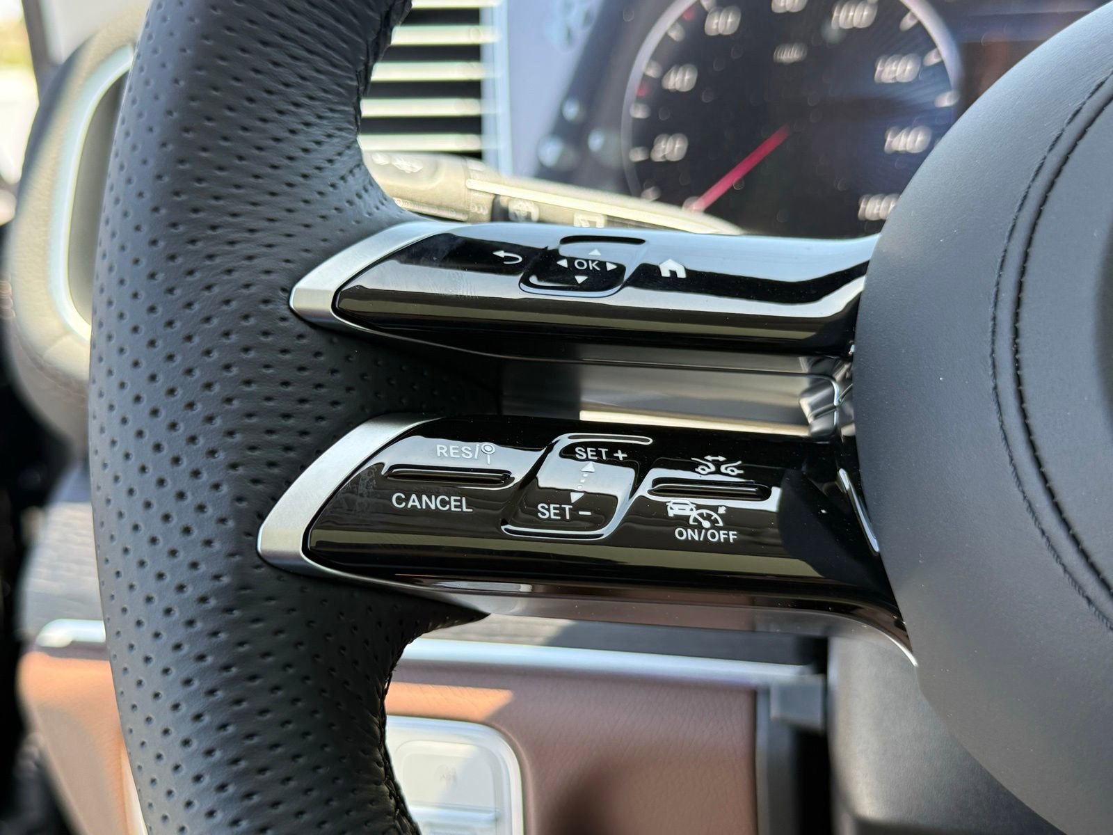 New 2026 Mercedes-Benz GLS 450 4MATIC image 23