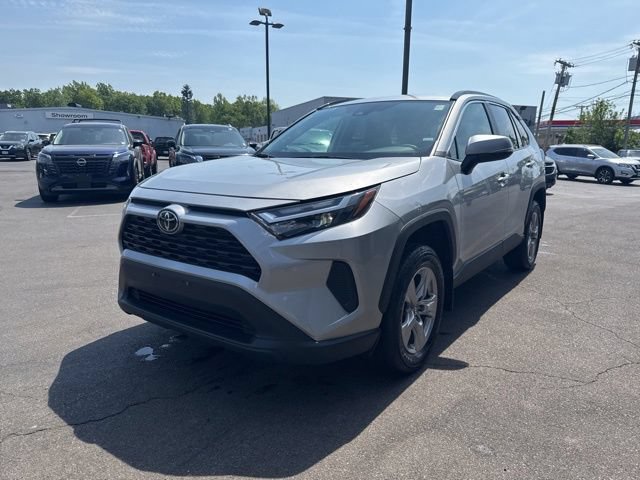 Used 2025 Toyota RAV4 XLE AWD/4WD image 5