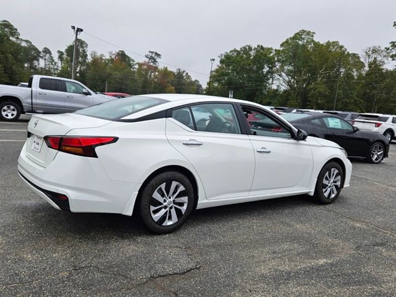 Used 2024 Nissan Altima 2.5 S image 13