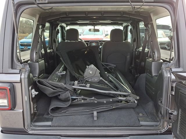 Used 2018 Jeep Wrangler Unlimited Sport S image 36