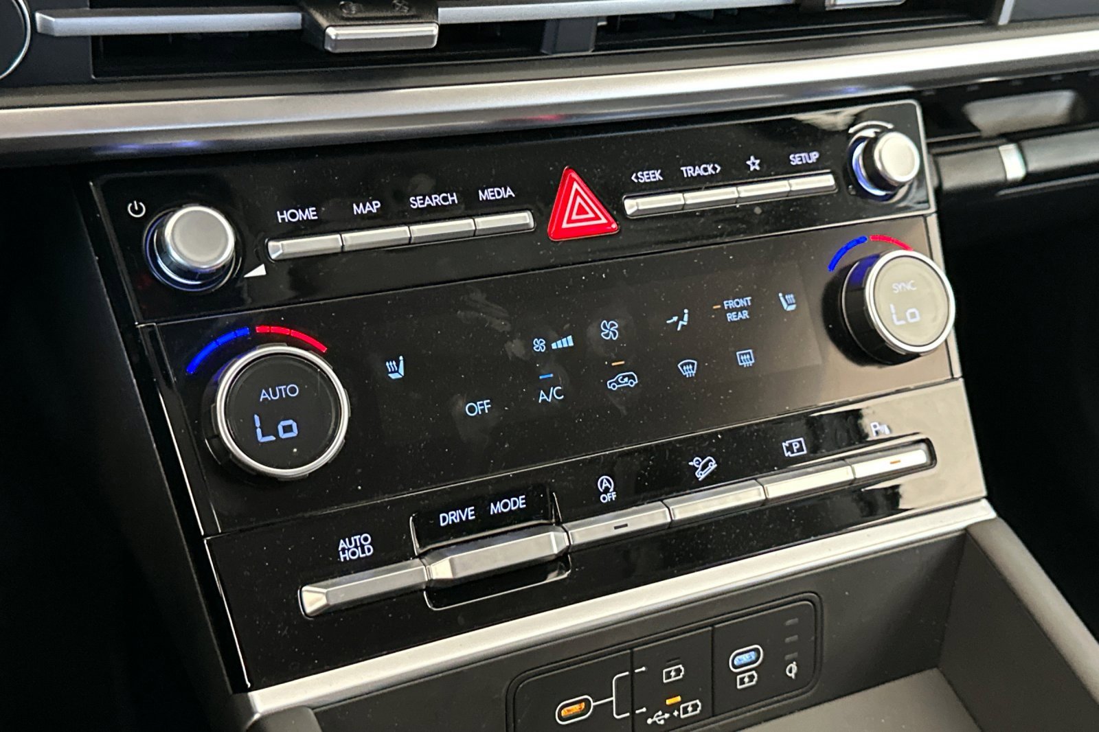 Certified 2025 Hyundai Santa Fe SEL image 27