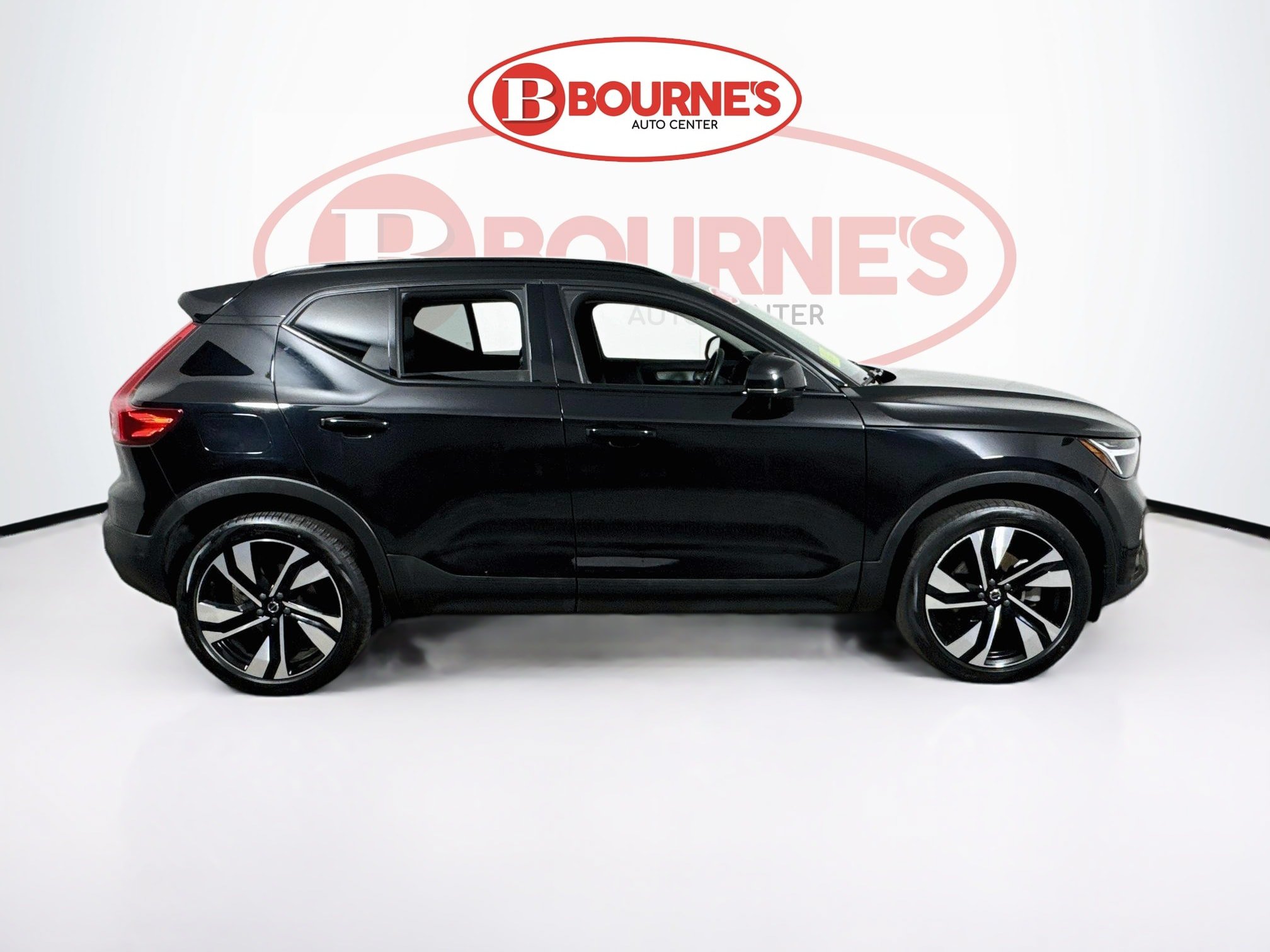 Used 2024 Volvo XC40 B5 Plus w/ Climate Package AWD/4WD image 13