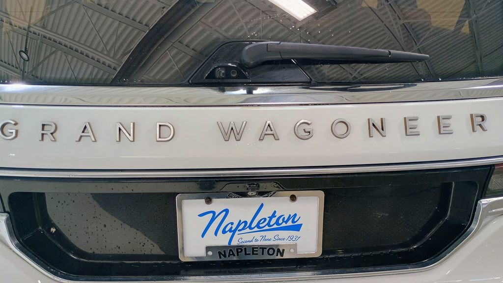 Used 2022 Jeep Grand Wagoneer Series III w/ Rear Seat Video Group 1 image 7