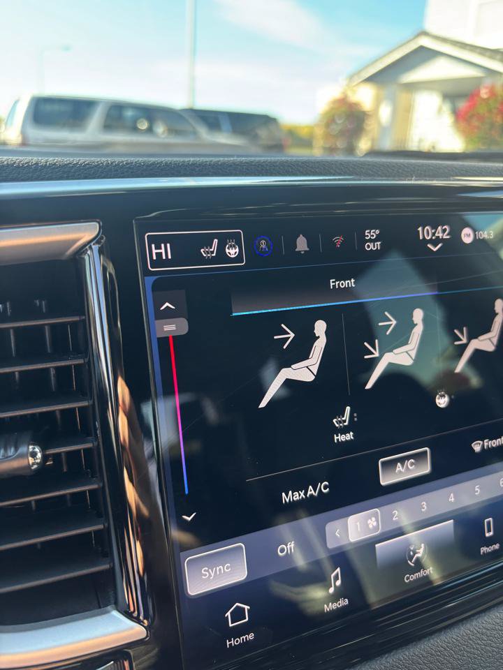 Used 2025 Chrysler Pacifica Select FWD image 17