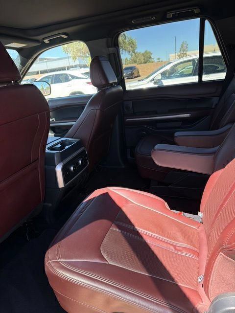 Used 2024 Ford Expedition Limited RWD image 6