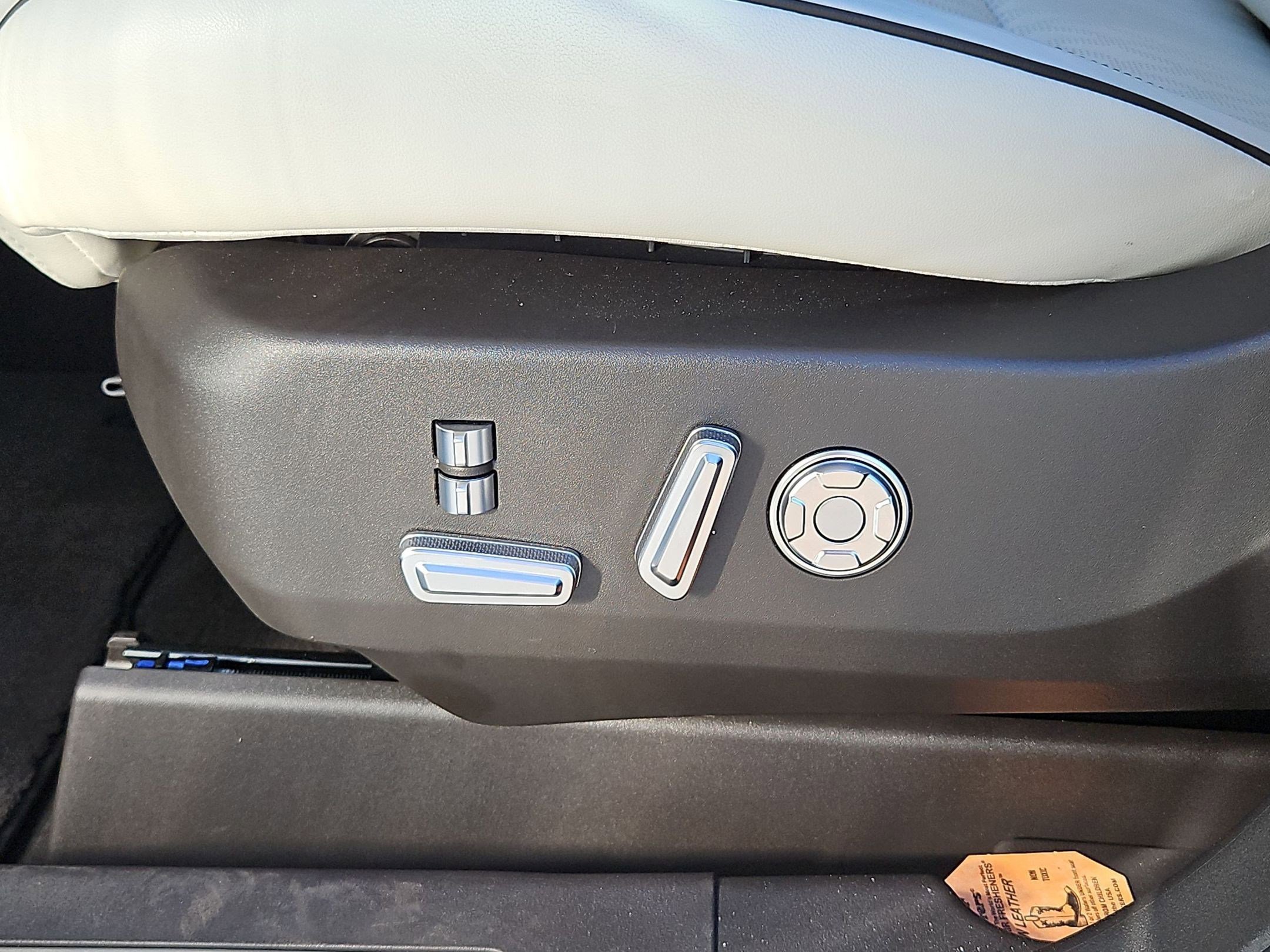 Used 2025 Lincoln Nautilus Black Label image 17