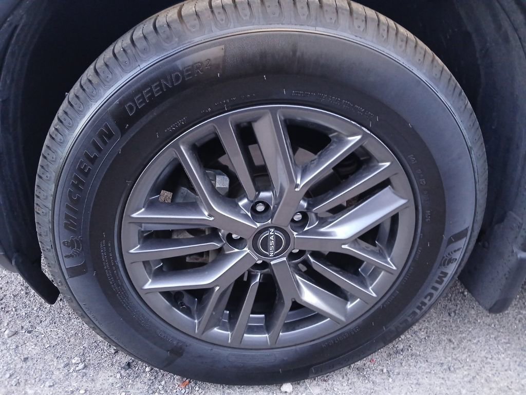 Used 2022 Nissan Rogue S AWD/4WD image 3