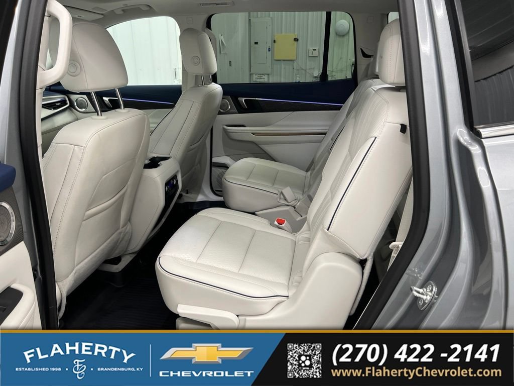 Used 2025 Buick Enclave Avenir w/ Super Cruise Package AWD/4WD image 11