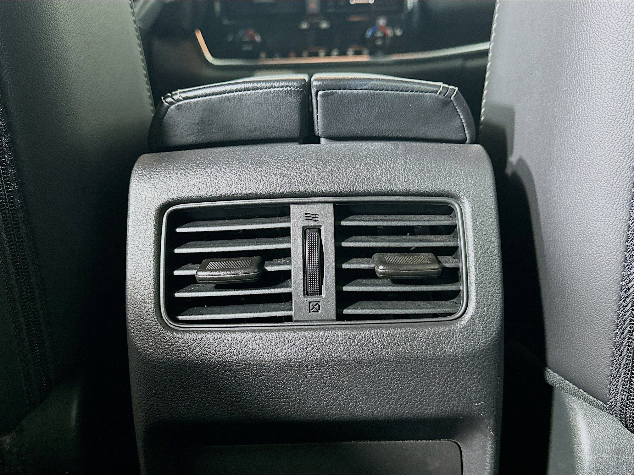 Used 2023 Nissan Rogue SL w/ SL Premium Package image 26