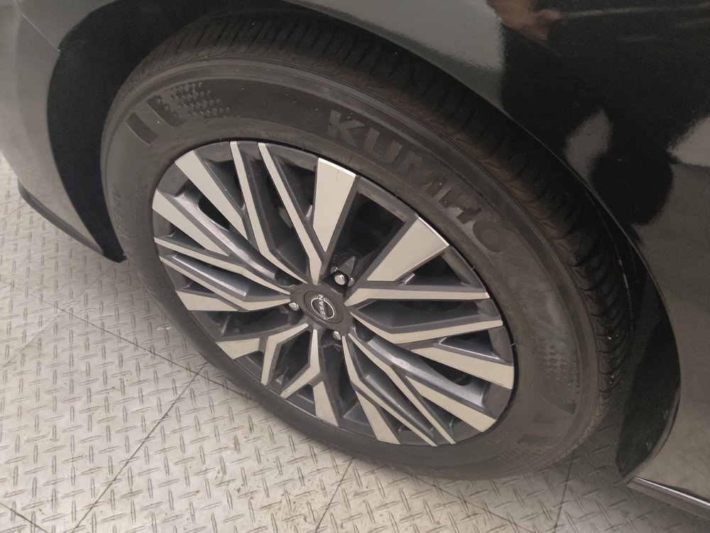 Used 2024 Nissan Altima 2.5 SV FWD image 31