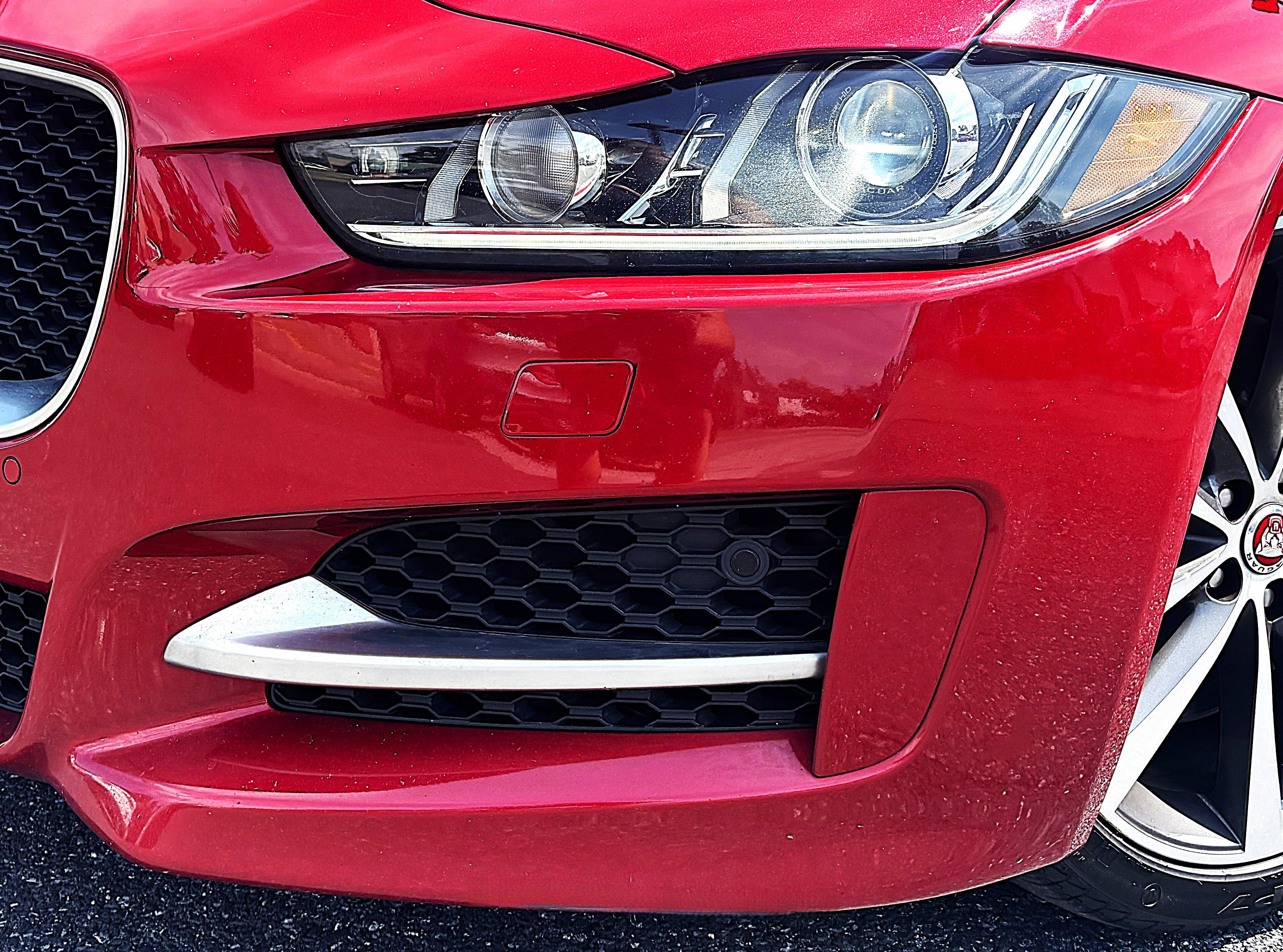 Used 2018 Jaguar XE R-Sport image 7