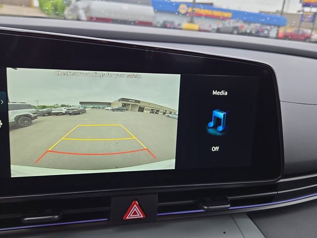 New 2025 Hyundai Elantra Limited image 12