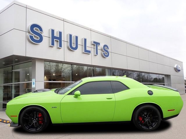 Used 2023 Dodge Challenger R/T w/ Plus Package image 2