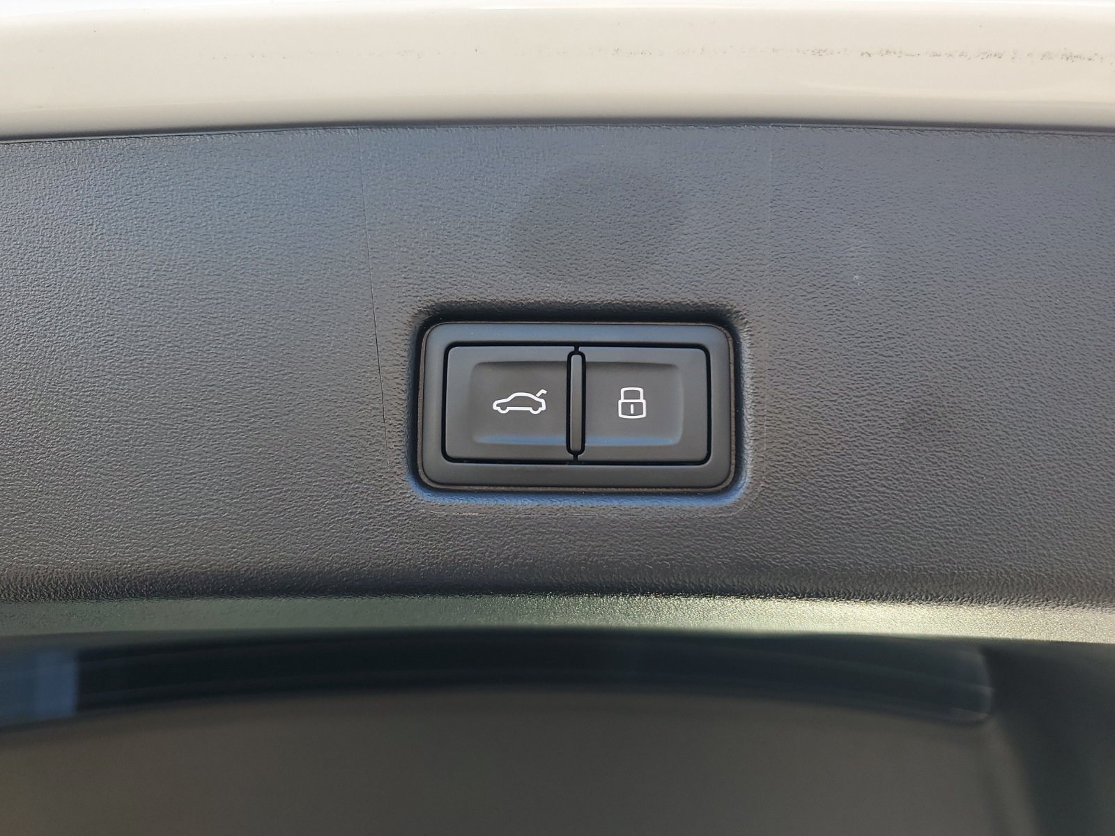 Used 2024 Audi Q4 e-tron Premium Plus w/ Premium Plus AWD/4WD image 9