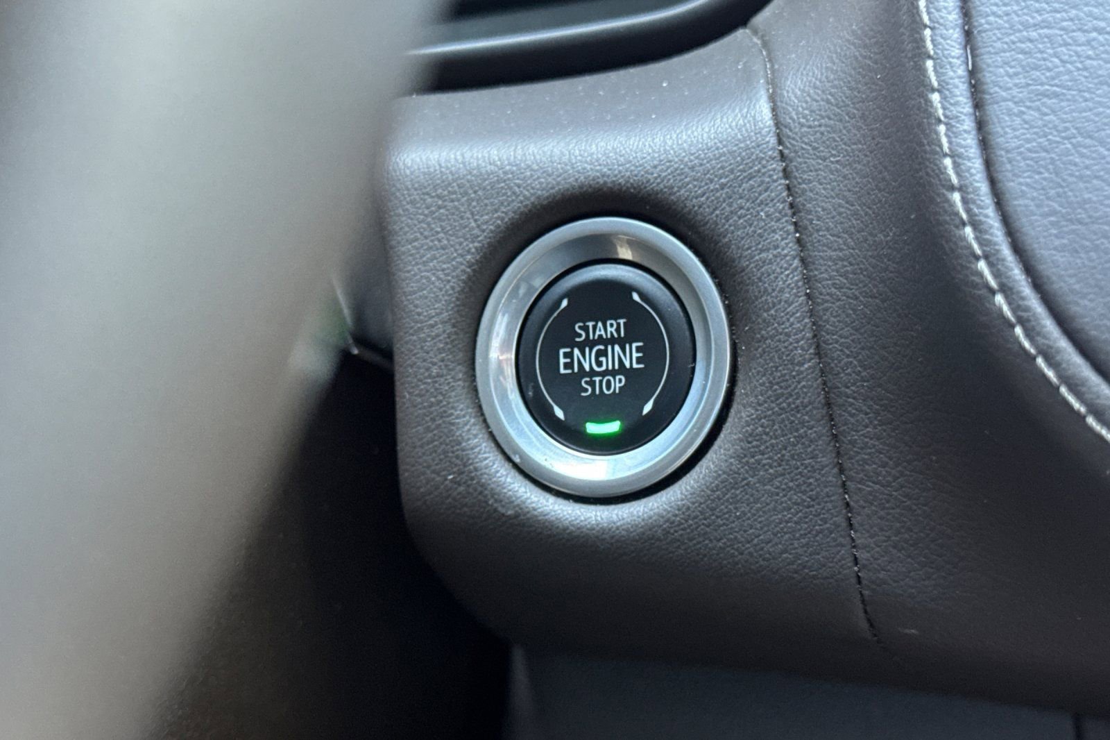 Used 2024 Chevrolet Suburban LT image 36