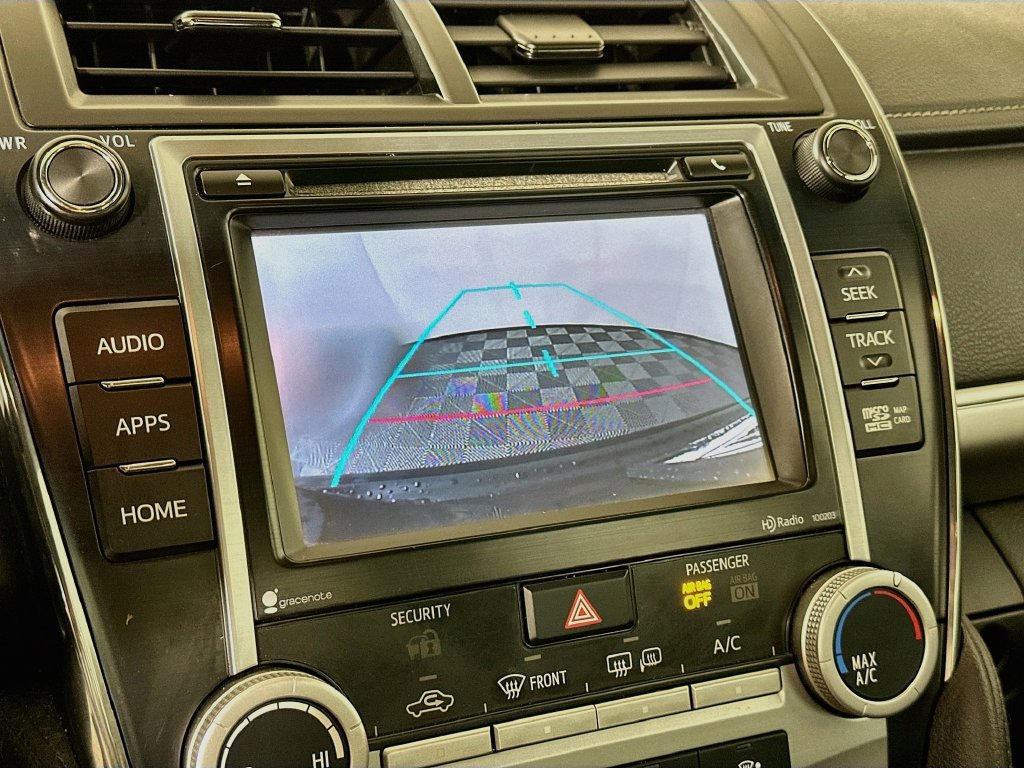 Used 2014 Toyota Camry SE FWD image 18