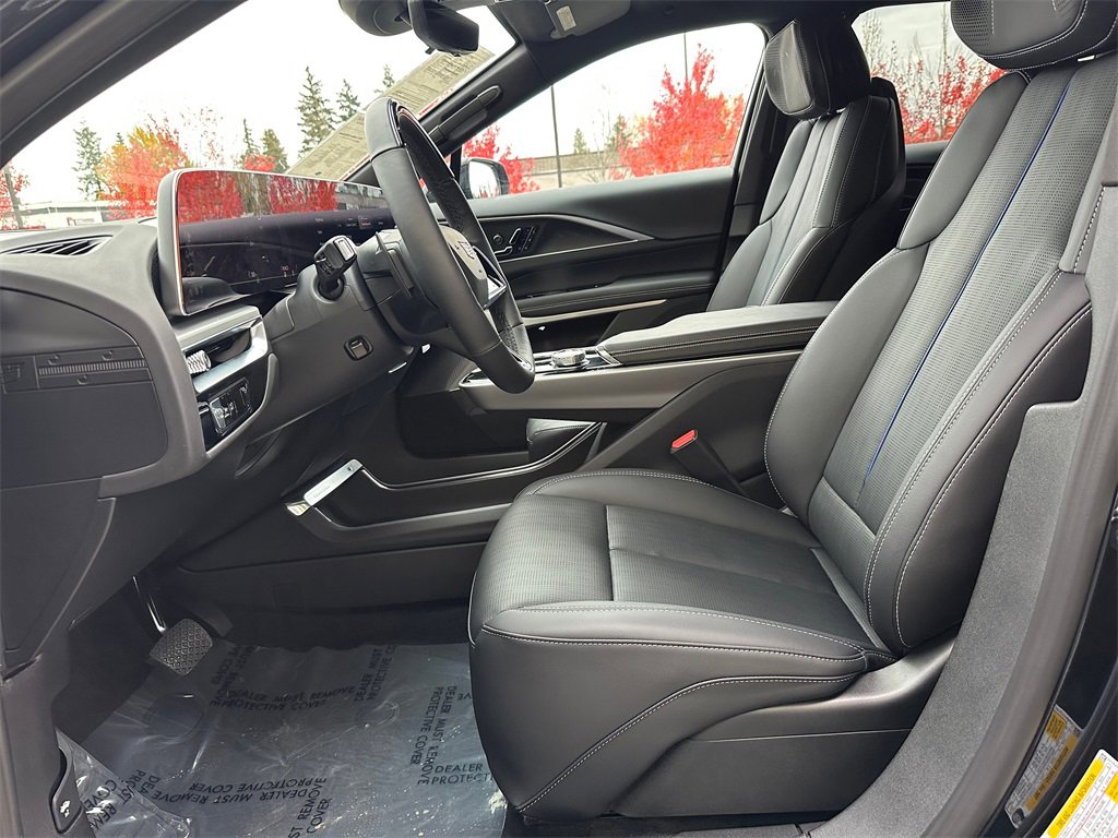 Used 2025 Cadillac Lyriq Sport image 19