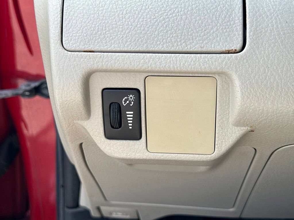 Used 2007 Toyota Yaris Sedan w/ Convenience Pkg FWD image 17