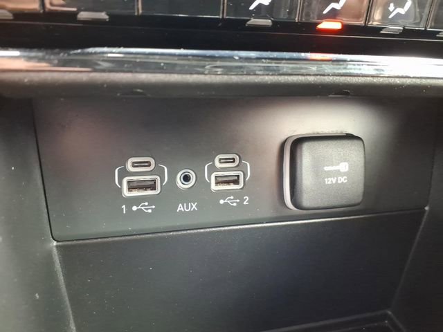Used 2024 Jeep Grand Cherokee Limited RWD image 9