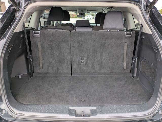 Used 2023 Toyota Highlander LE image 13