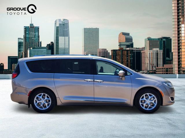 Used 2018 Chrysler Pacifica Touring-L Plus w/ Advanced Safetytec Group FWD image 7