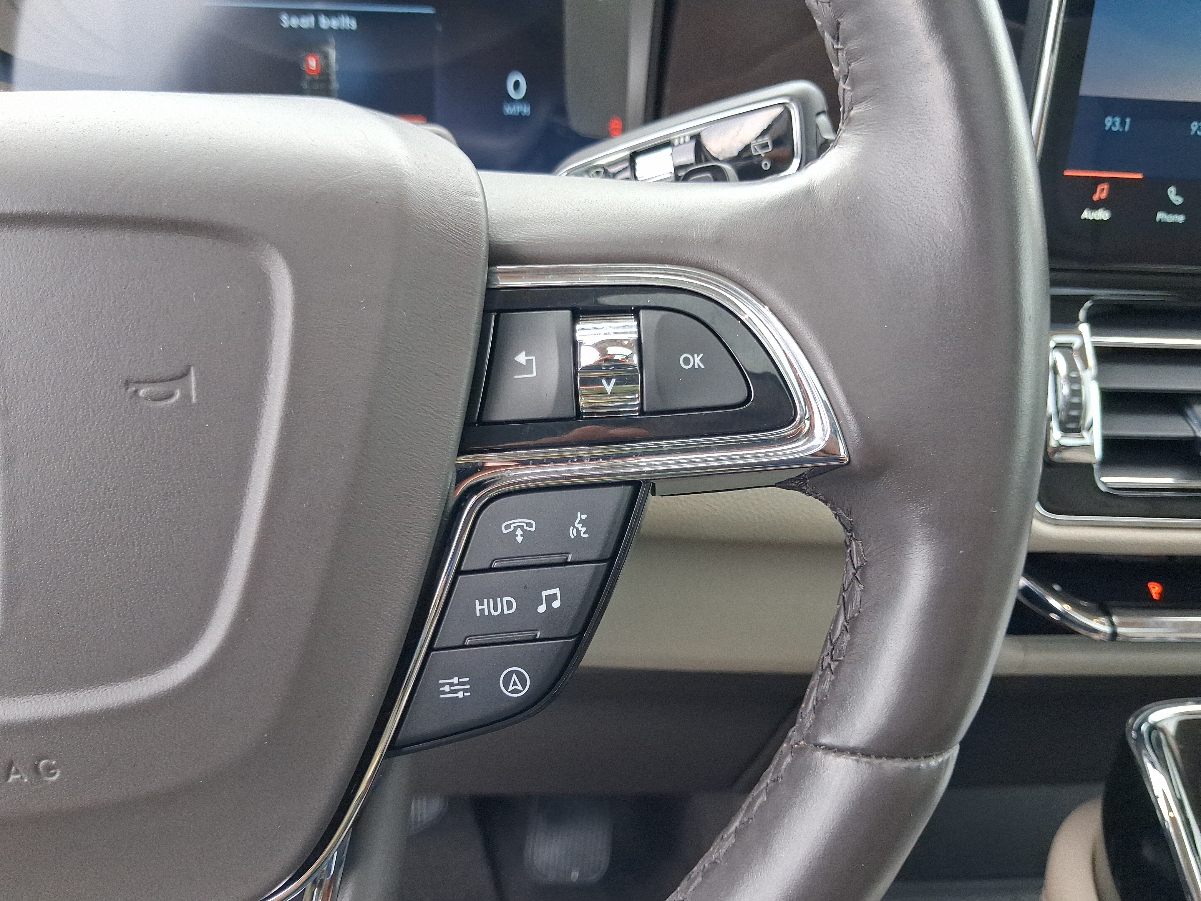 Used 2023 Lincoln Navigator L Reserve RWD image 17