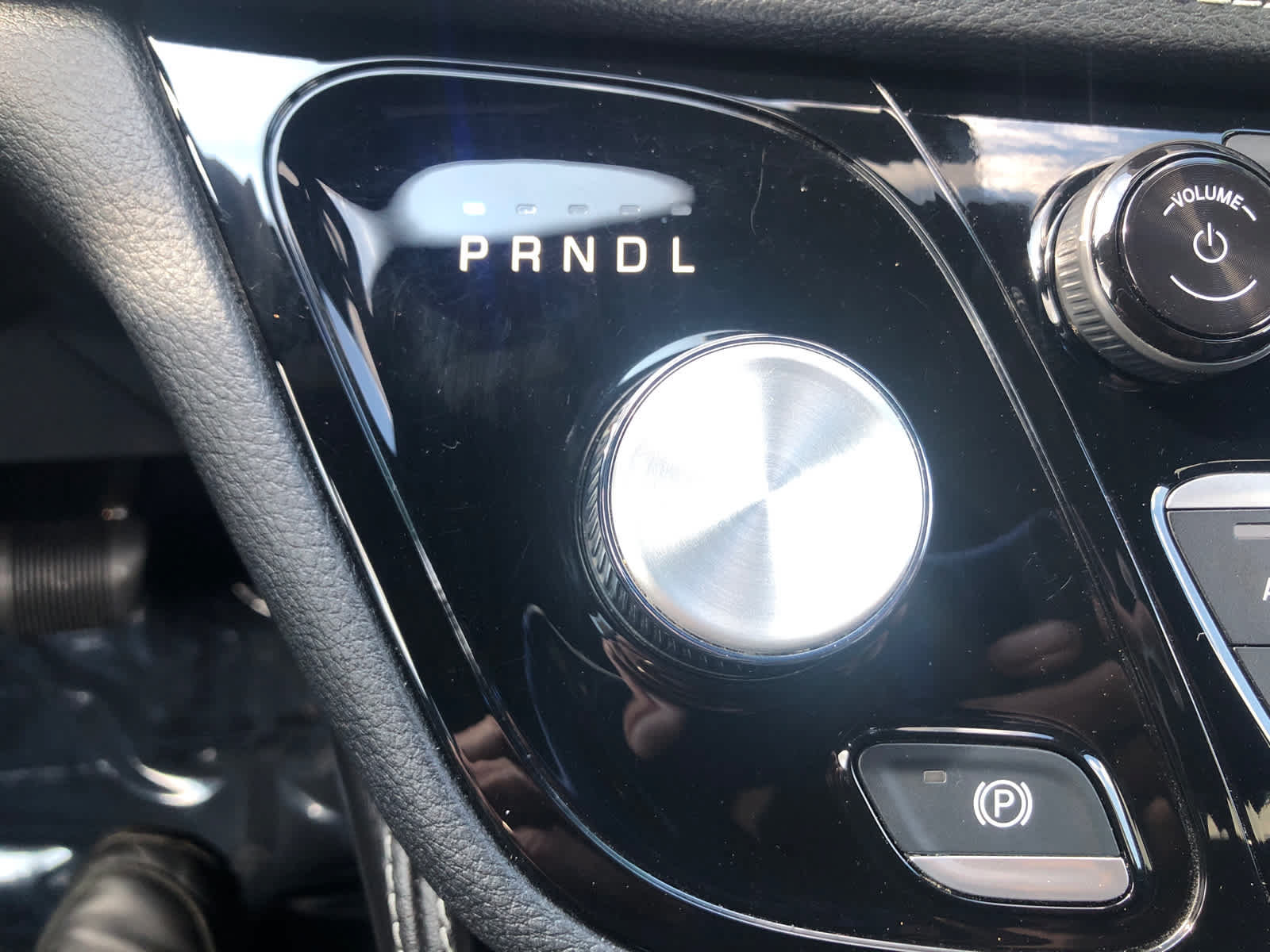 Used 2025 Chrysler Pacifica Limited FWD image 13