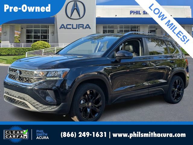 Used 2022 Volkswagen Taos SE image 1