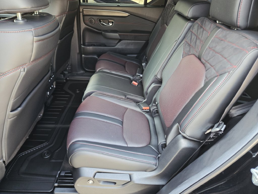 New 2026 Honda Pilot Black Edition image 9