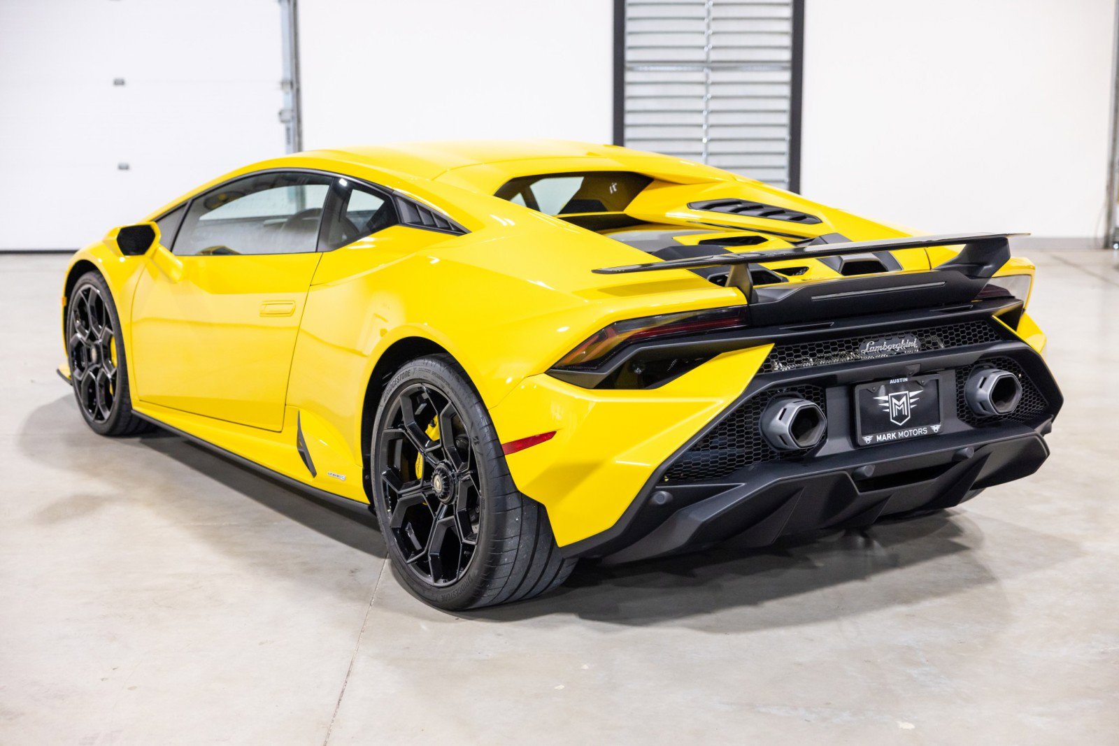 Used 2023 Lamborghini Huracan Tecnica RWD image 7