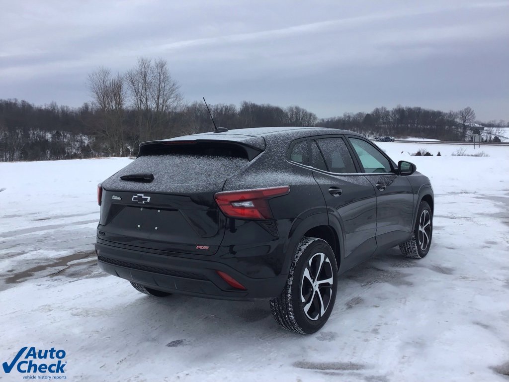Used 2024 Chevrolet Trax RS w/ Driver Confidence Package image 3