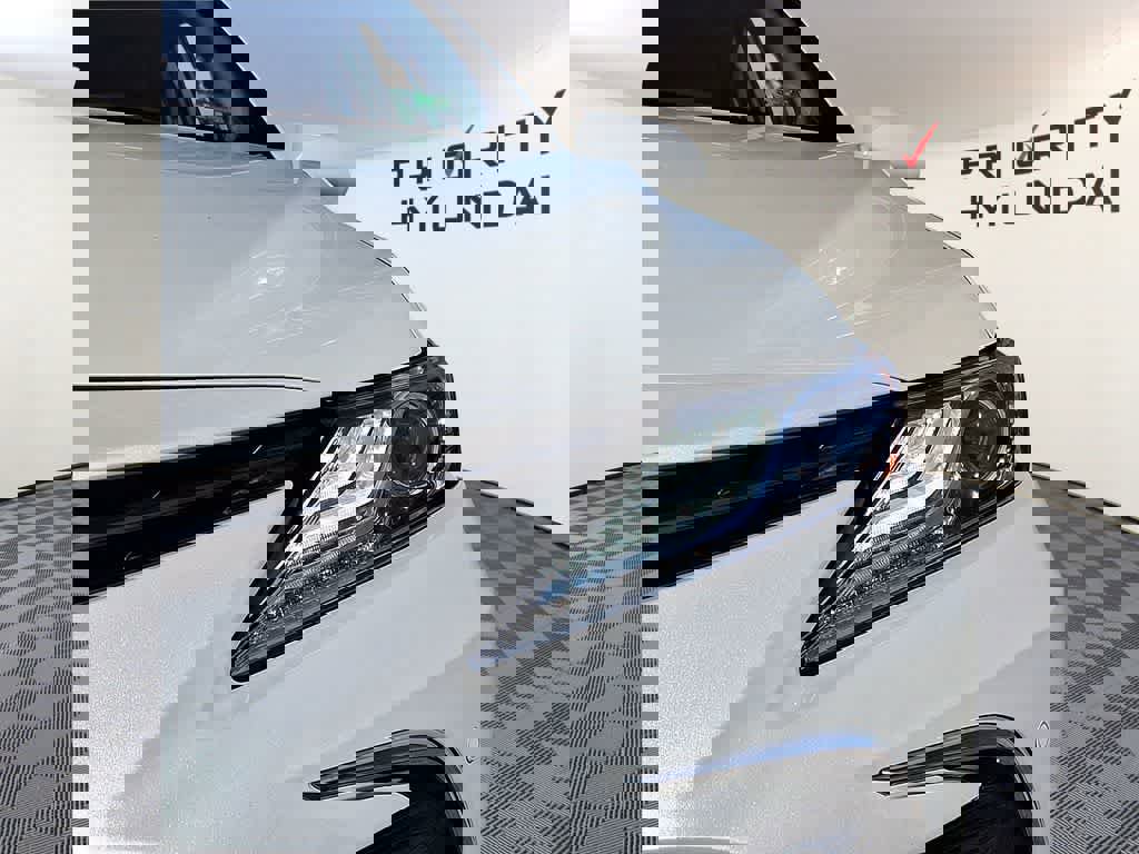 Used 2023 Toyota Camry XLE w/ Navigation Package image 8