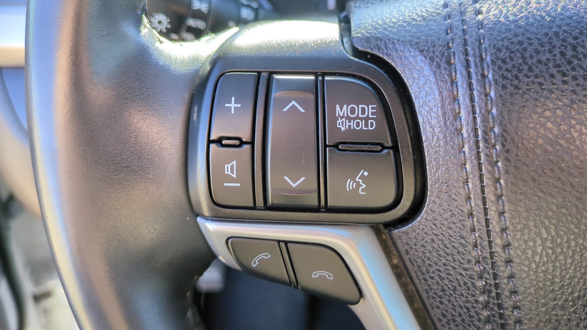 Used 2019 Toyota Highlander Limited image 18