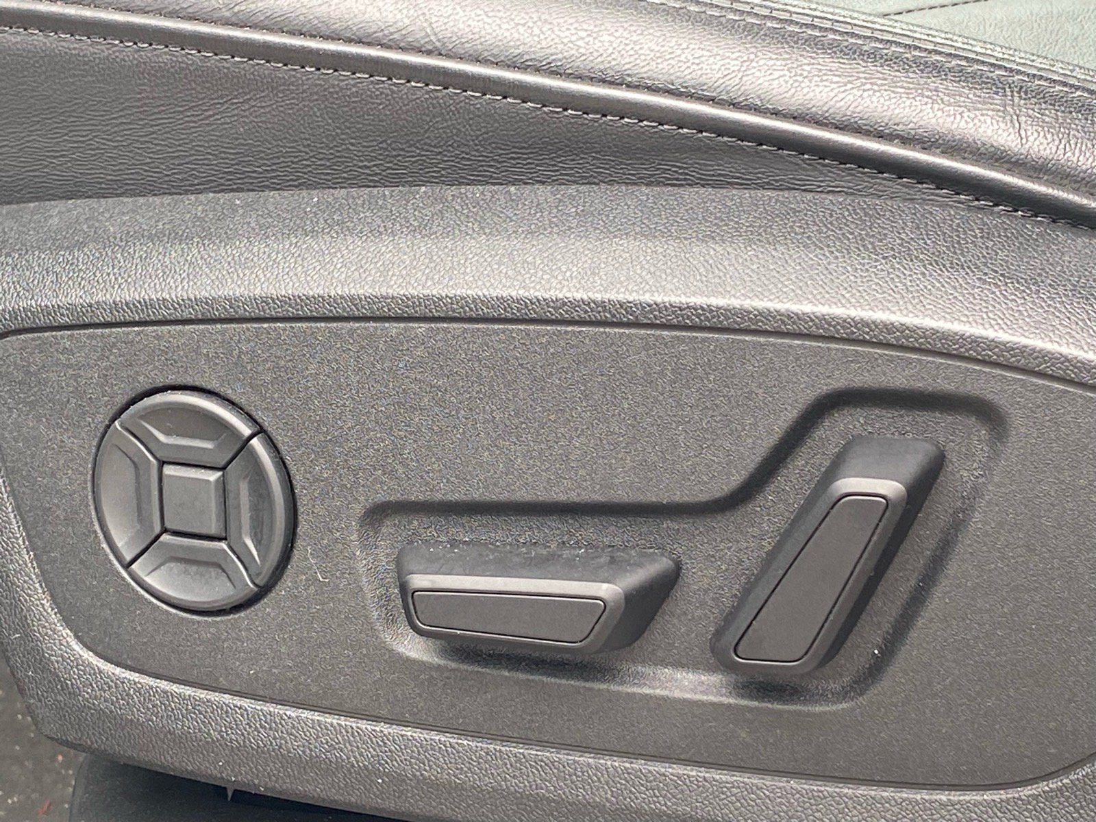 Used 2025 Audi Q3 2.0T Premium AWD/4WD image 12
