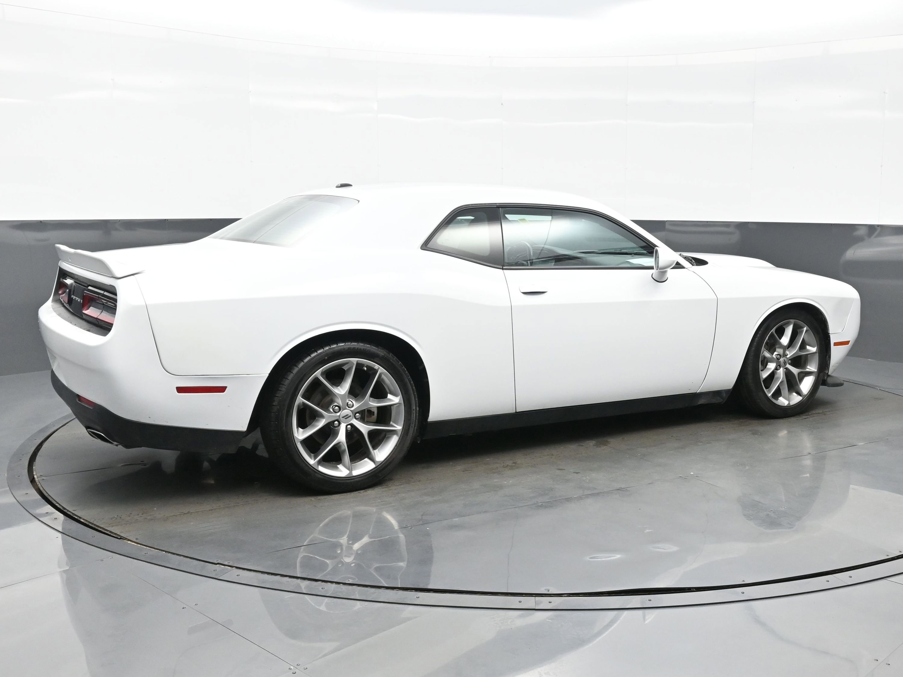 Used 2022 Dodge Challenger GT image 6