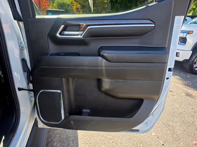 Used 2023 Chevrolet Silverado 1500 LT AWD/4WD image 12