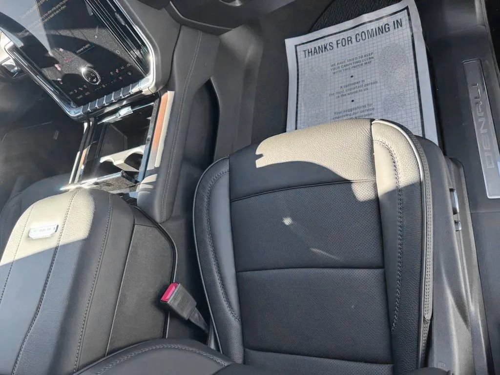 New 2026 GMC Yukon XL Denali w/ Denali Reserve Package AWD/4WD image 16