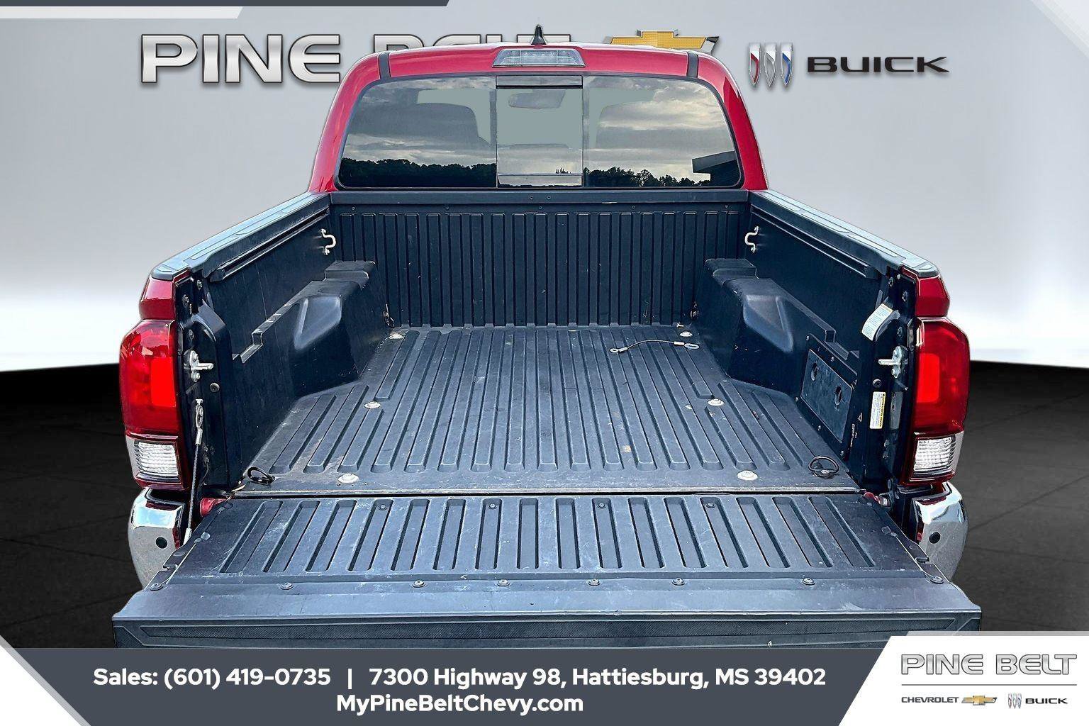 Used 2022 Toyota Tacoma SR5 RWD image 5