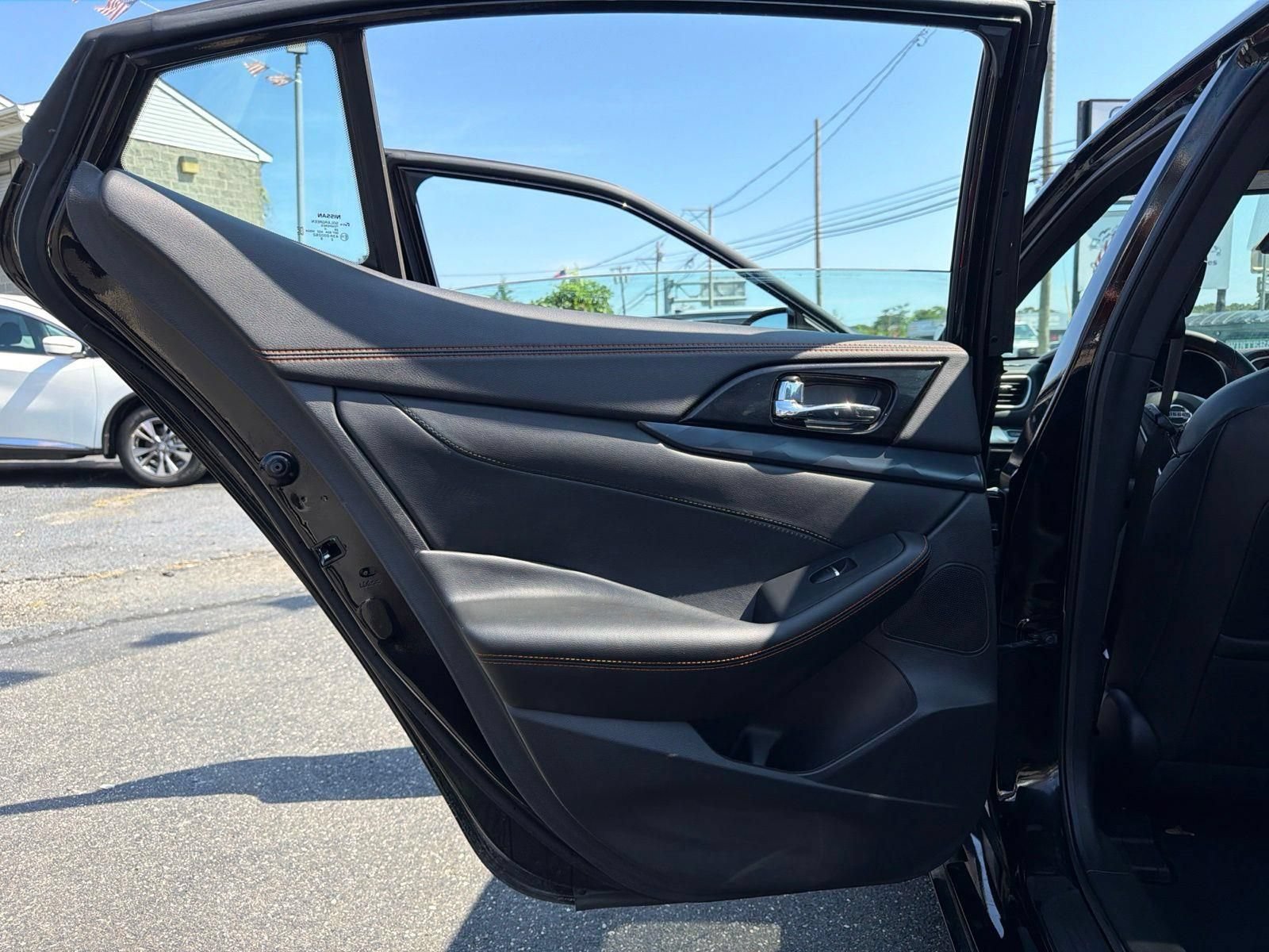 Used 2021 Nissan Maxima SR w/ Sport Mat Group FWD image 29