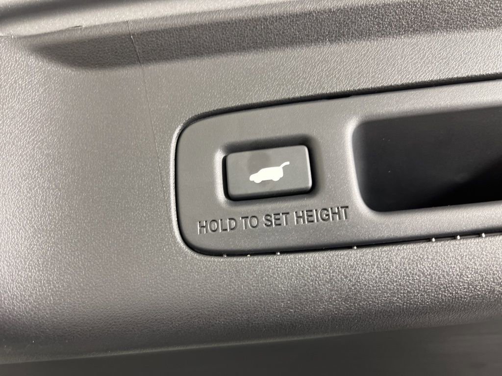 Certified 2025 Acura ADX FWD image 8