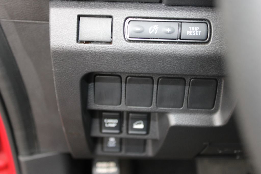 Used 2024 Nissan Frontier SV image 24