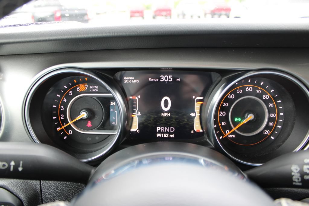 Used 2020 Jeep Wrangler Unlimited Sahara AWD/4WD image 31