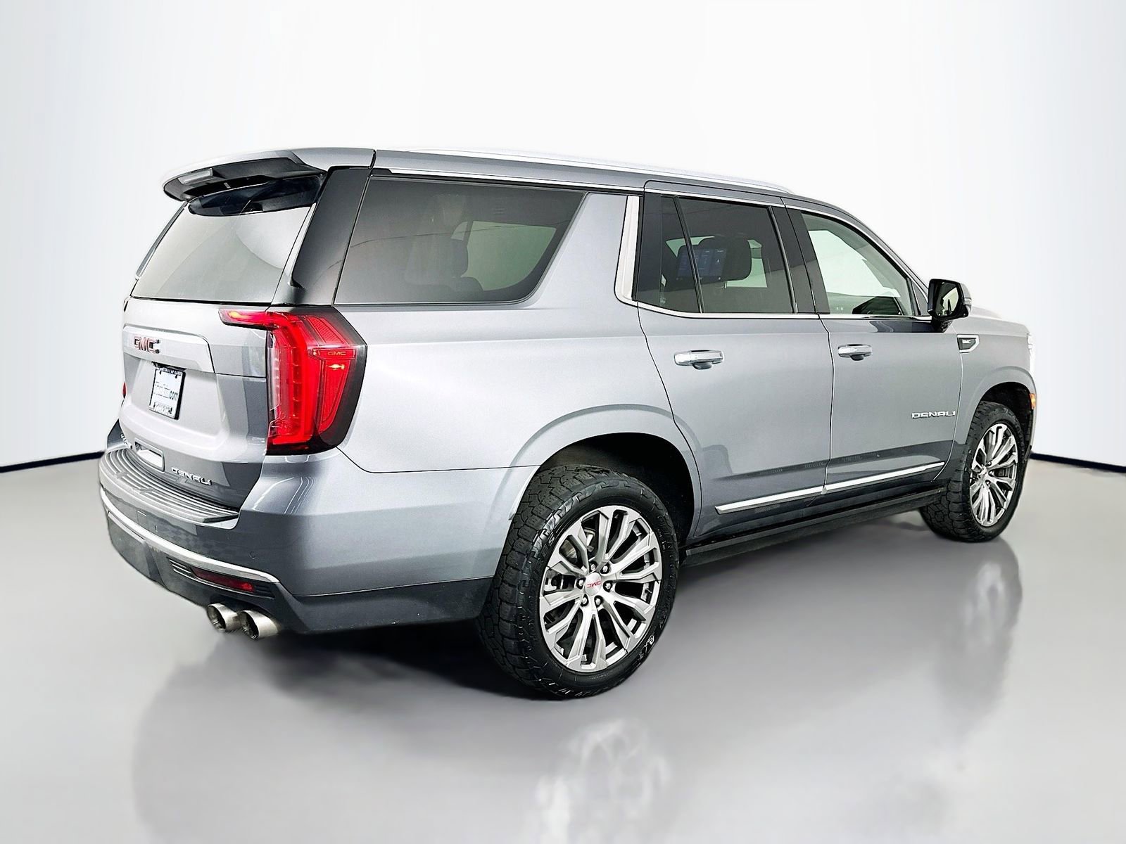 Used 2021 GMC Yukon Denali w/ Denali Premium Package AWD/4WD image 7